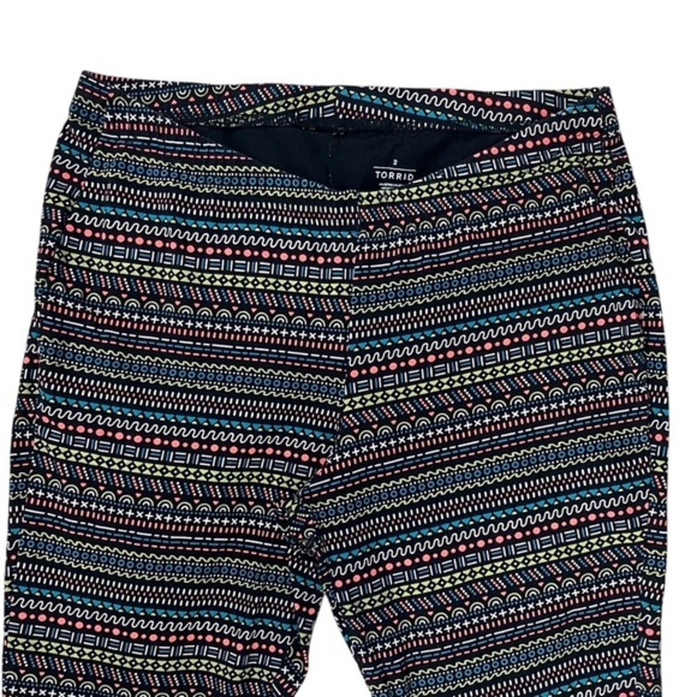 Torrid Women Size 2 Plus Black Geometric Tribal Print Cotton Stretch Leggings - Picture 2 of 5